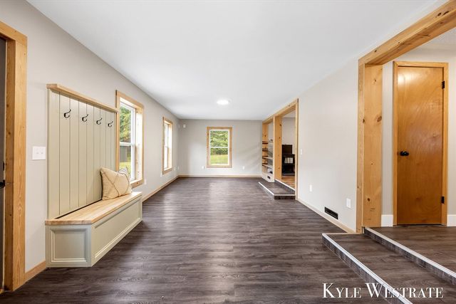 5953 S Newcosta Avenue, Newaygo, MI 49337