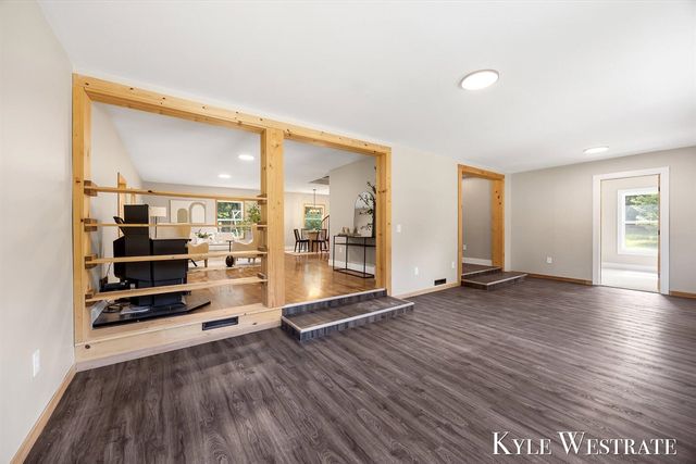 5953 S Newcosta Avenue, Newaygo, MI 49337