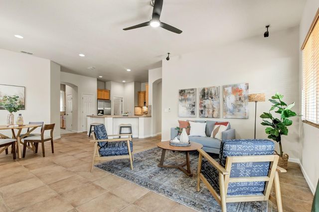 679 Alcantar Cir, Sacramento, CA 95834