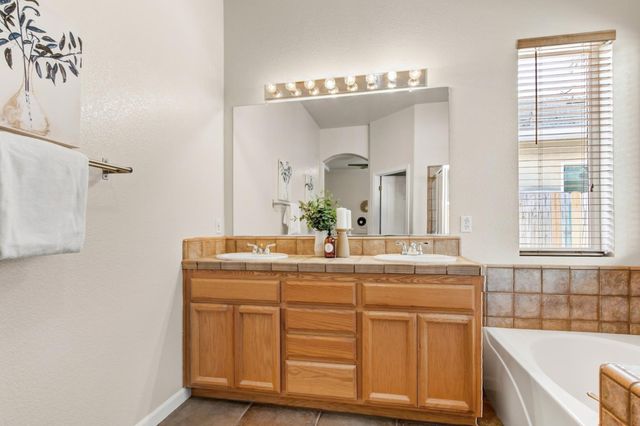 679 Alcantar Cir, Sacramento, CA 95834