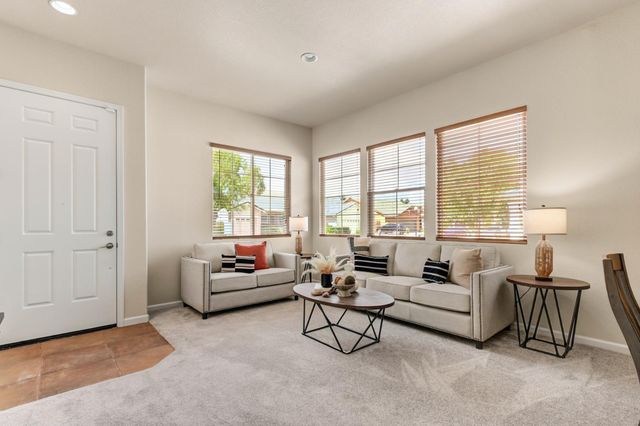 679 Alcantar Cir, Sacramento, CA 95834