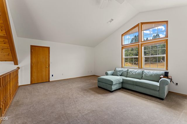 26268 Highway 62, Trail, OR 97541