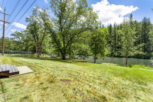 26268 Highway 62, Trail, OR 97541