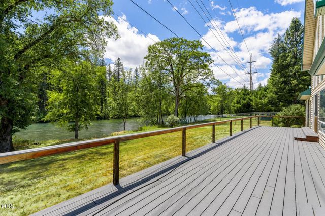 26268 Highway 62, Trail, OR 97541