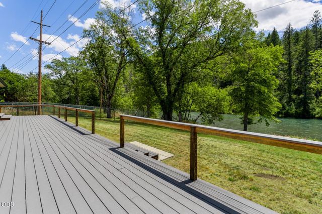 26268 Highway 62, Trail, OR 97541