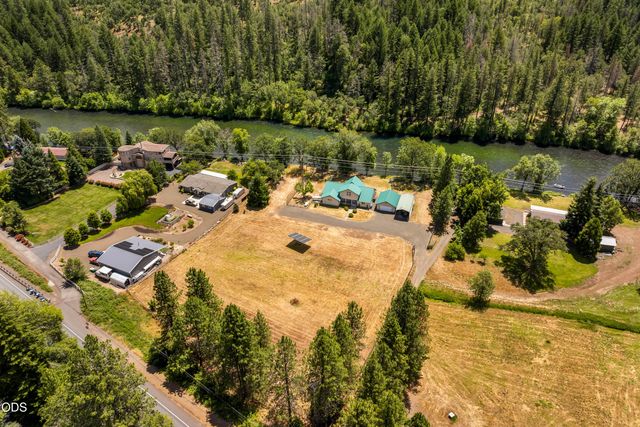 26268 Highway 62, Trail, OR 97541
