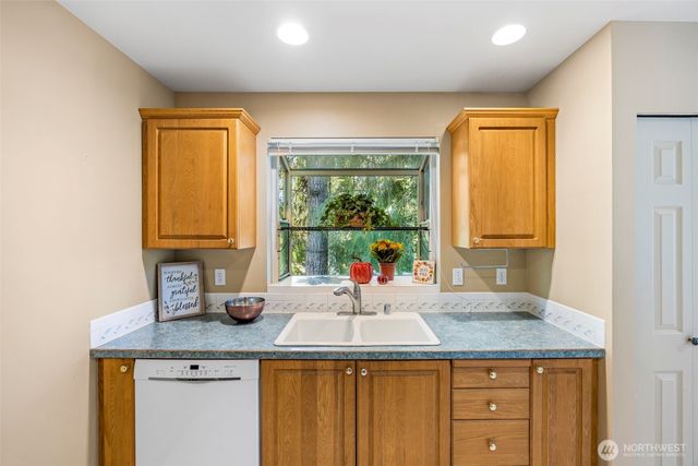 9650 Sandy Isle Lane, Silverdale, WA 98383