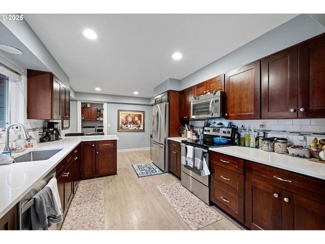 355 RIVER LOOP 2, Eugene, OR 97404