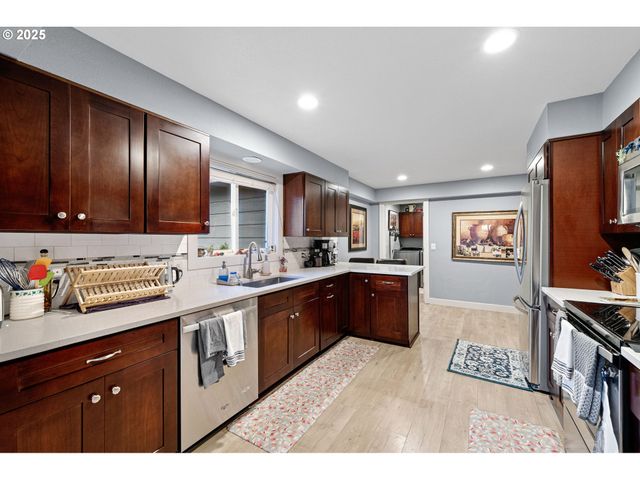 355 RIVER LOOP 2, Eugene, OR 97404