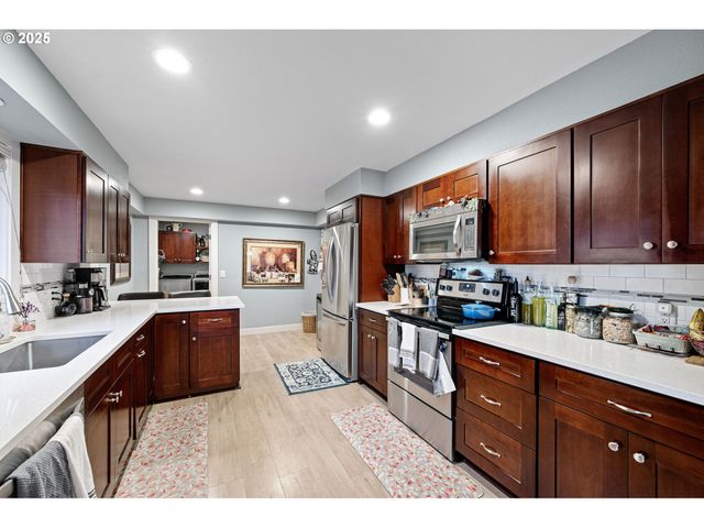 355 RIVER LOOP 2, Eugene, OR 97404