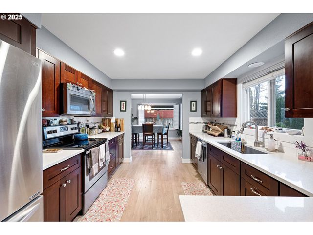 355 RIVER LOOP 2, Eugene, OR 97404