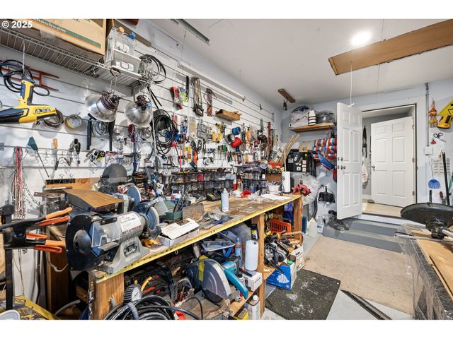 355 RIVER LOOP 2, Eugene, OR 97404