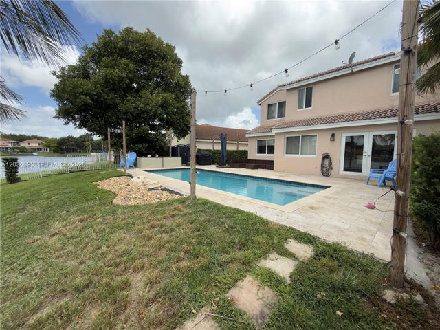 8404 SW 42nd Ct, Davie, FL 33328