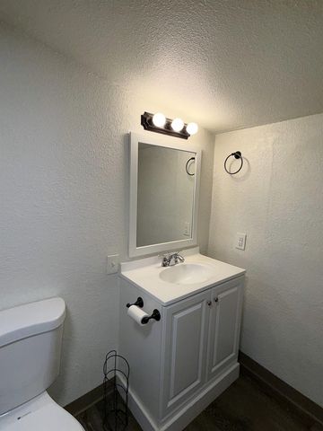 1711 E Desmet Ave, Spokane, WA 99202