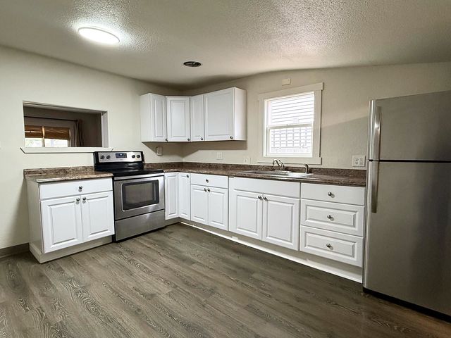1711 E Desmet Ave, Spokane, WA 99202