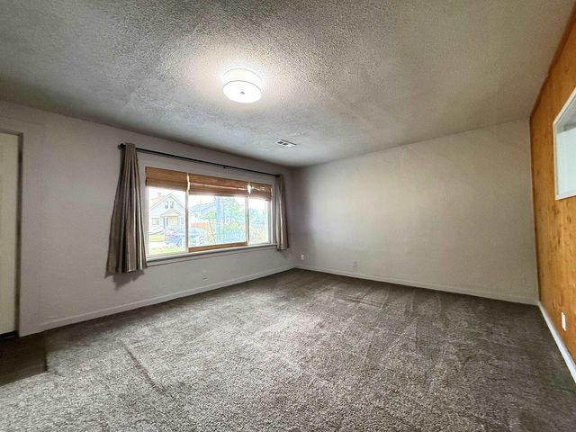 1711 E Desmet Ave, Spokane, WA 99202
