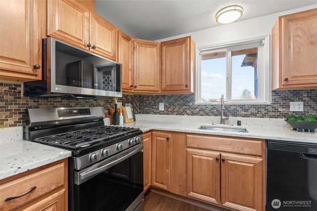 24527 36th Avenue S, Kent, WA 98032