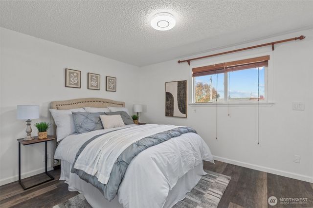 24527 36th Avenue S, Kent, WA 98032