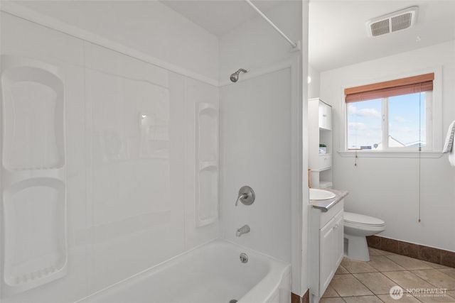 24527 36th Avenue S, Kent, WA 98032
