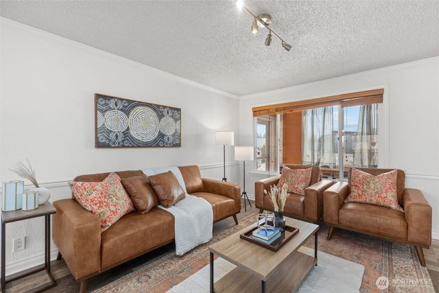 24527 36th Avenue S, Kent, WA 98032