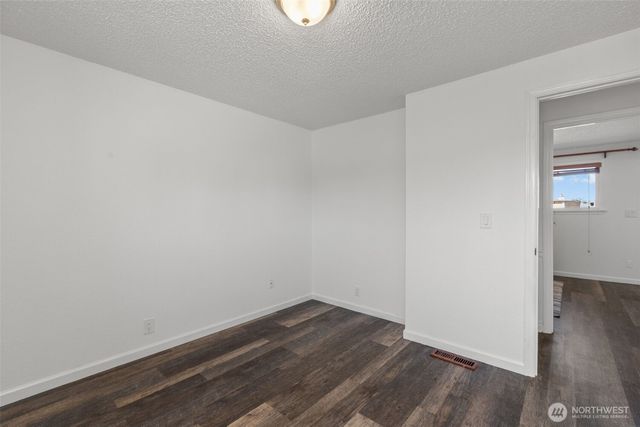 24527 36th Avenue S, Kent, WA 98032