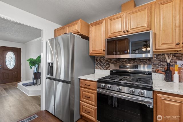 24527 36th Avenue S, Kent, WA 98032