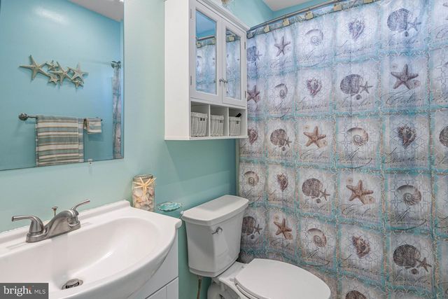 239 LAKESIDE DR, Lewes, DE 19958