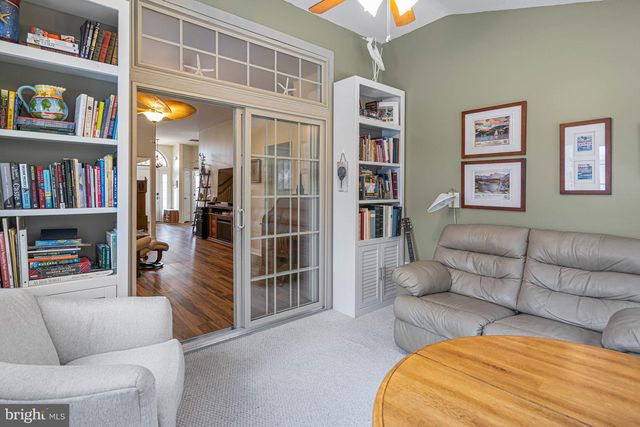 239 LAKESIDE DR, Lewes, DE 19958