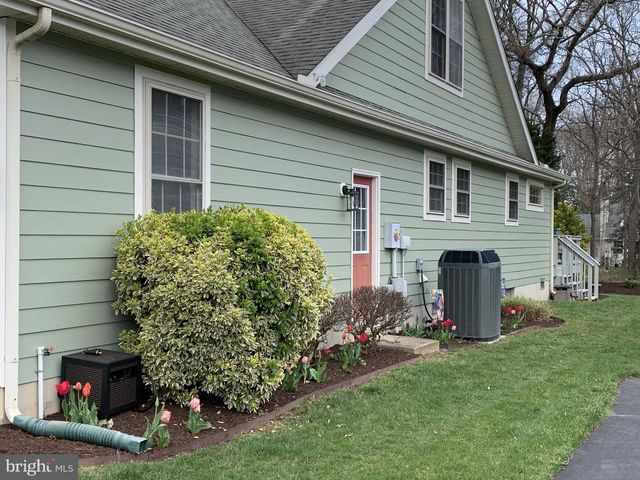 239 LAKESIDE DR, Lewes, DE 19958