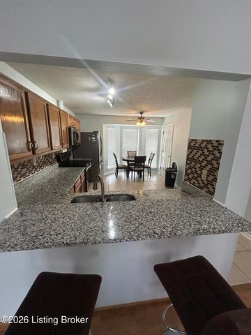 6109 Yellowsands Dr, Louisville, KY 40219