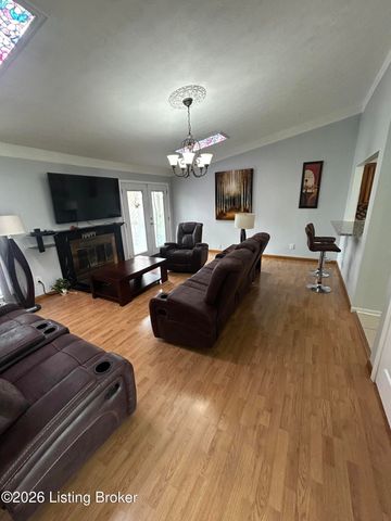 6109 Yellowsands Dr, Louisville, KY 40219