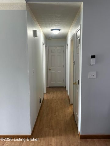 6109 Yellowsands Dr, Louisville, KY 40219