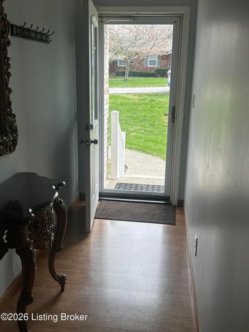 6109 Yellowsands Dr, Louisville, KY 40219