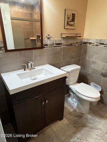 6109 Yellowsands Dr, Louisville, KY 40219