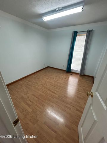 6109 Yellowsands Dr, Louisville, KY 40219