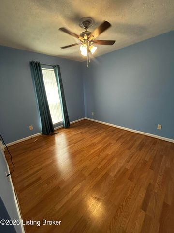 6109 Yellowsands Dr, Louisville, KY 40219