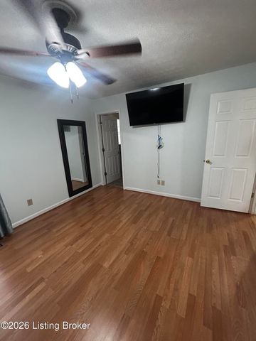 6109 Yellowsands Dr, Louisville, KY 40219