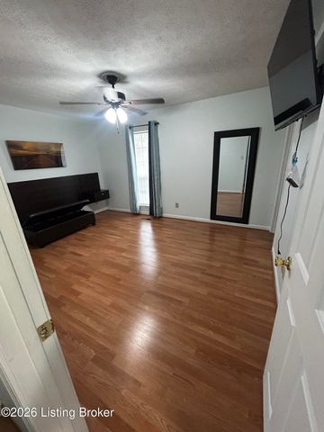 6109 Yellowsands Dr, Louisville, KY 40219