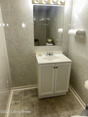 6109 Yellowsands Dr, Louisville, KY 40219