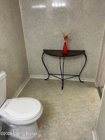 6109 Yellowsands Dr, Louisville, KY 40219