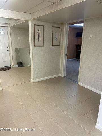 6109 Yellowsands Dr, Louisville, KY 40219