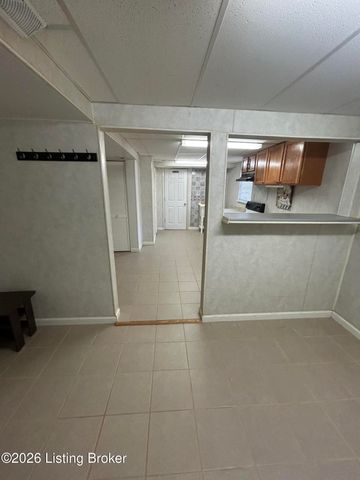 6109 Yellowsands Dr, Louisville, KY 40219