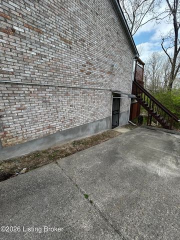 6109 Yellowsands Dr, Louisville, KY 40219