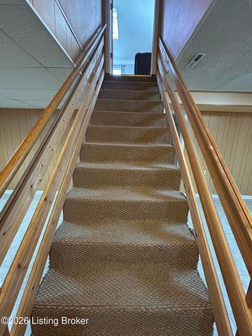 6109 Yellowsands Dr, Louisville, KY 40219