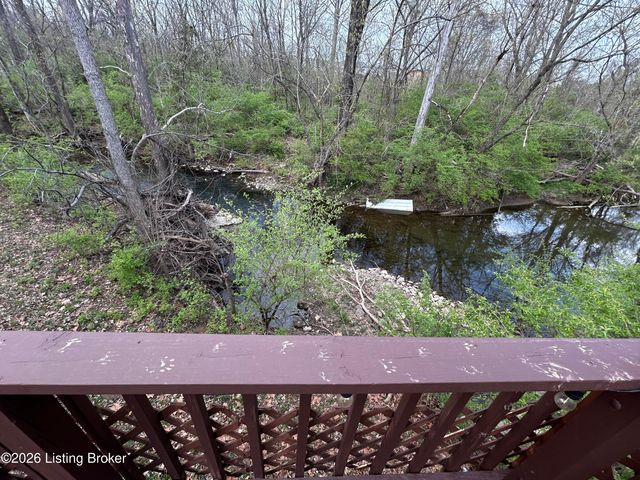 6109 Yellowsands Dr, Louisville, KY 40219