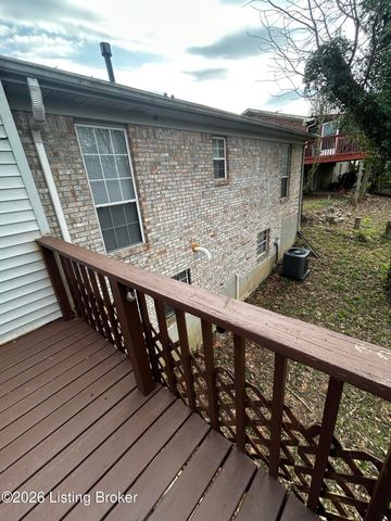 6109 Yellowsands Dr, Louisville, KY 40219