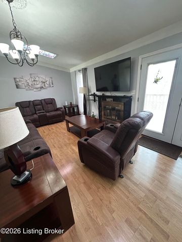 6109 Yellowsands Dr, Louisville, KY 40219