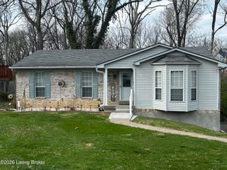 6109 Yellowsands Dr, Louisville, KY 40219