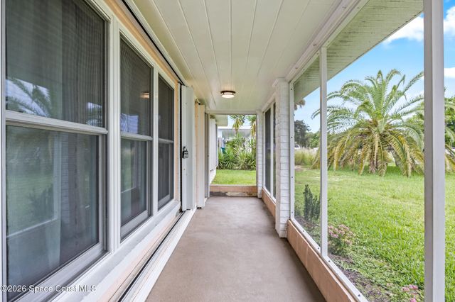 138 W Pasco Lane, Cocoa Beach, FL 32931