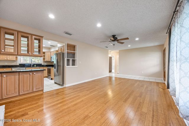 138 W Pasco Lane, Cocoa Beach, FL 32931